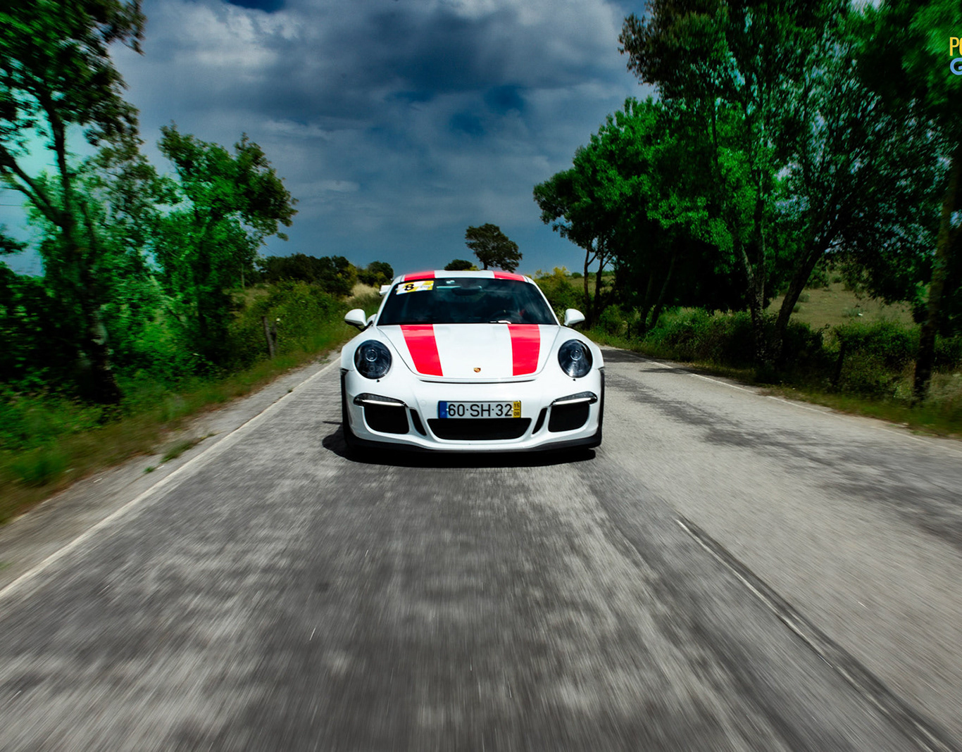 Automóvel — fotografia de Álvaro Pereira, Leiria